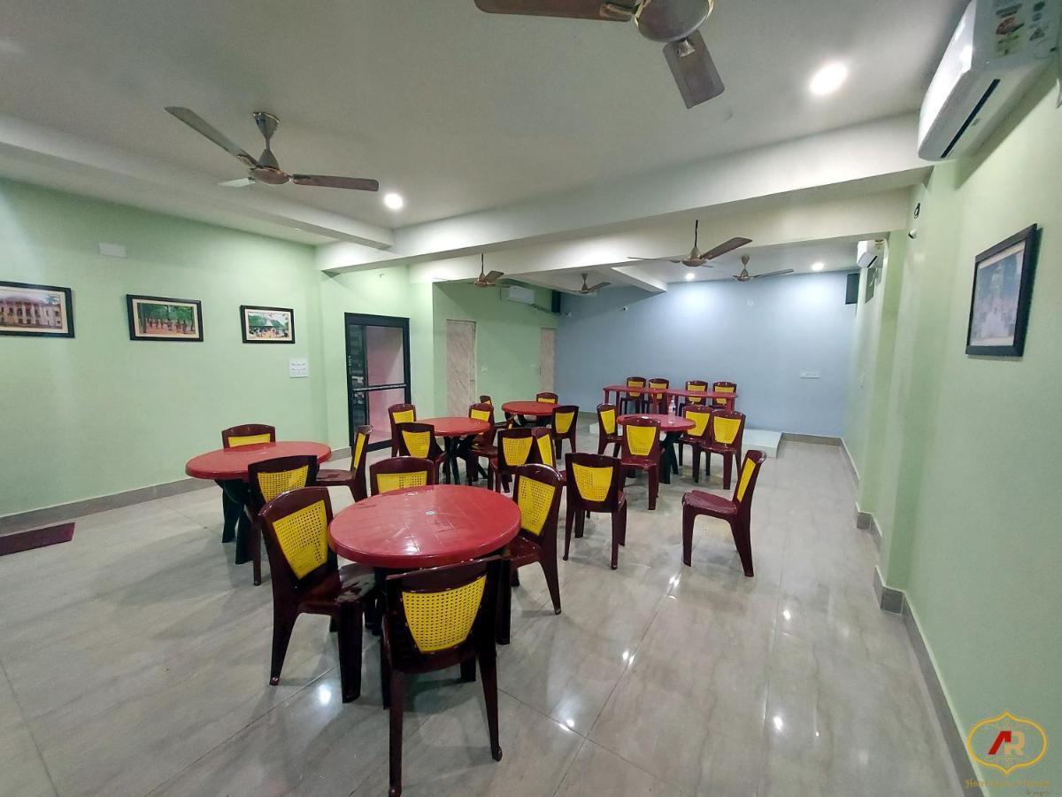 Hotel Aayes And Resort Shānti Niketan 외부 사진
