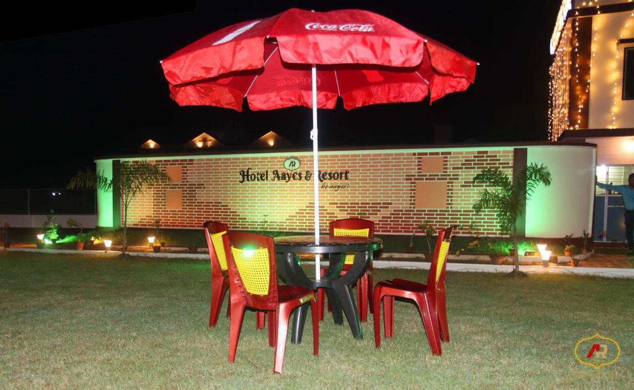 Hotel Aayes And Resort Shānti Niketan 외부 사진